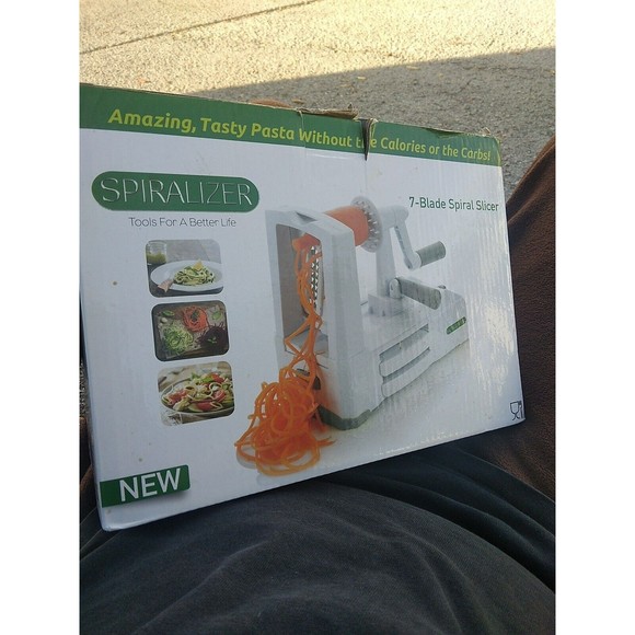 Spiralizer 7-Blade Vegetable Slicer Strongest Heavy Spiral Slicer Japanese Blade - Picture 3 of 3